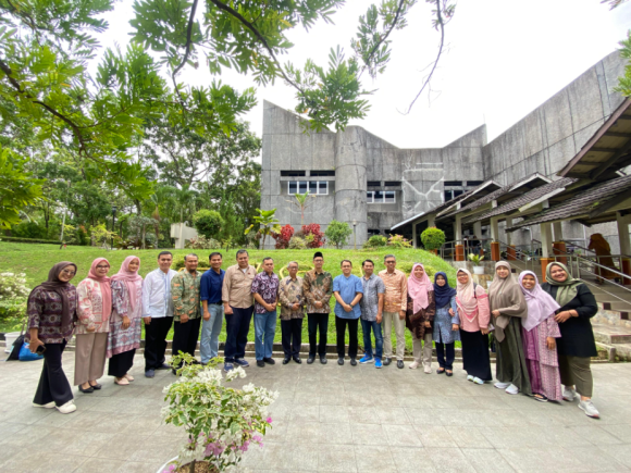 Kunjungan Resmi dari FISIP UNTIRTA ke FISIP UNAND dalam rangka Penandatanganan Kerjasama