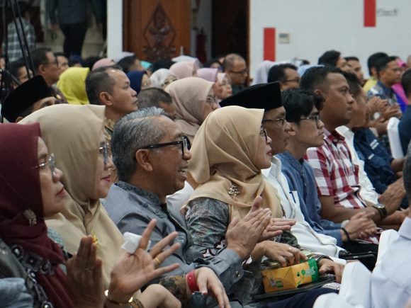 Dekan FISIP Hadiri Kegiatan Kuliah Umum Universitas Andalas Dalam Rangka Studium Generale Seri #1 Artificial Intelligence Softskills: Mendukung Masa Depan Karir Lulusan di Pasar Kerja