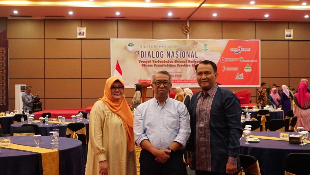 Dekan FISIP Hadiri Kegiatan Silaturahmi Alumni Universitas Andalas dan Dialog Nasional “Prospek Pertumbuhan Ekonomi Nasional Dimana Pemerintahan Presiden Baru”