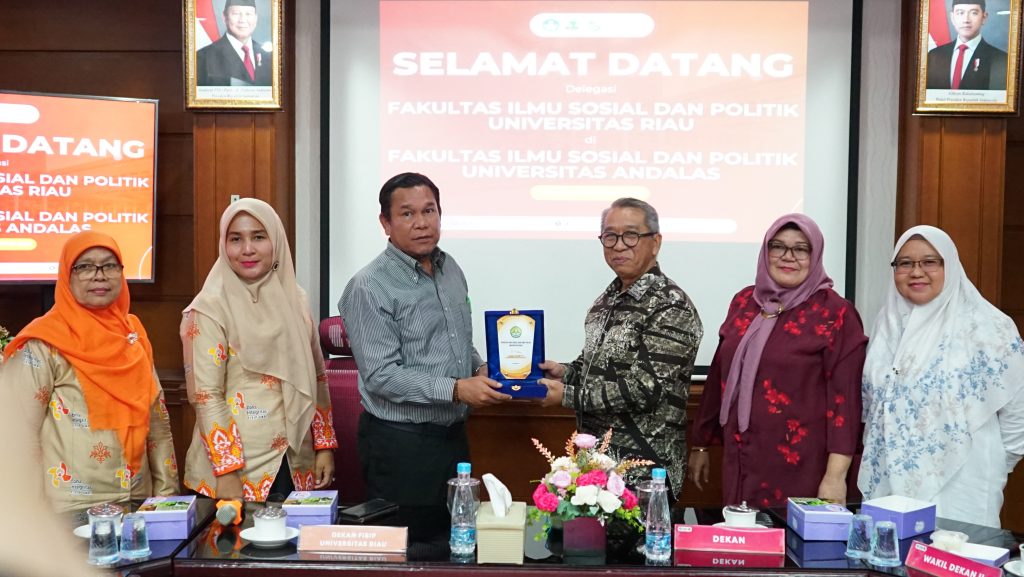 FISIP UNAND Terima Kunjungan Benchmarking FISIP Universitas Riau, Perkuat Sinergi Akademik dan Kelembagaan