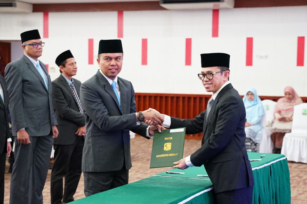 Selamat dan Sukses: Dr. Roni Ekha Putera Dilantik sebagai Direktur SDM Universitas Andalas