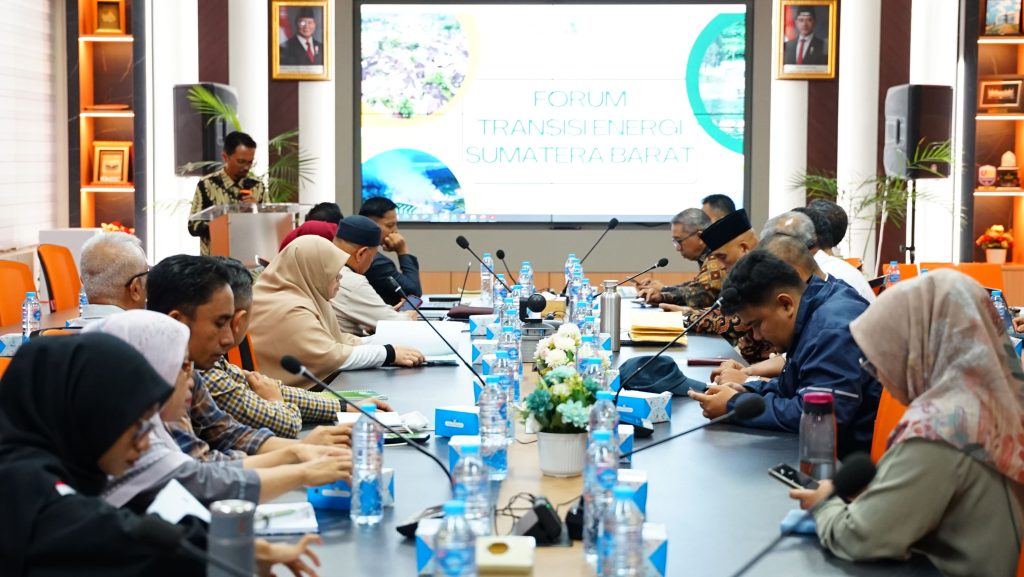 CAEJ FISIP UNAND Gelar Forum Transisi Energi Sumatera Barat, Dorong Energi Inklusif dan Berkeadilan