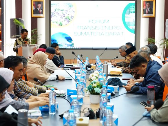CAEJ FISIP UNAND Gelar Forum Transisi Energi Sumatera Barat, Dorong Energi Inklusif dan Berkeadilan