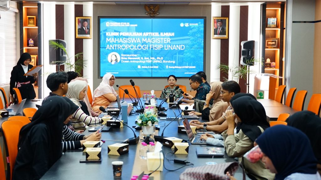 Klinik Penulisan Artikel Ilmiah Mahasiswa Magister Antropologi FISIP Universitas Andalas