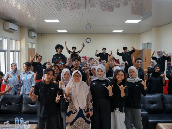 Pelantikan SINTESA FISIP, Wujudkan Regenerasi dan Kepemimpinan Mahasiswa