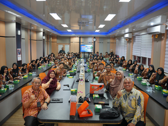 FISIP Universitas Andalas Terima Kunjungan Edukasi SMAN 2 Bukittinggi untuk Kenalkan Dunia Perkuliahan